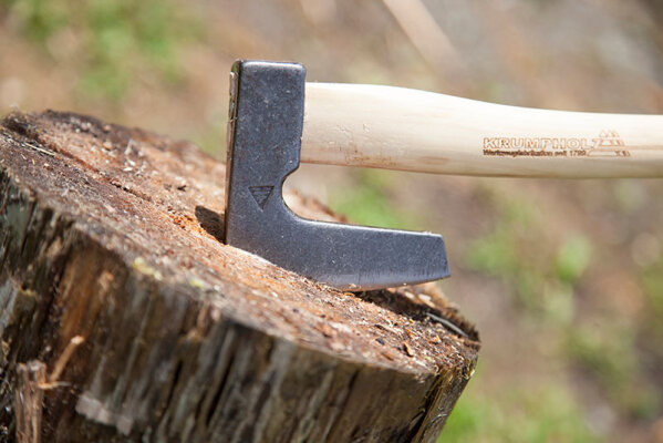 Welche Axt zum Holzspalten? Die passende Wahl für jede Arbeit - Welche Axt zum Holzspalten? | BAFORGA Ratgeber