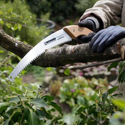 Gartensägen im Herbst: Welche Handsäge passt zu welcher Arbeit? - Gartensägen im Herbst: Äste richtig sägen | BAFORGA Ratgeber