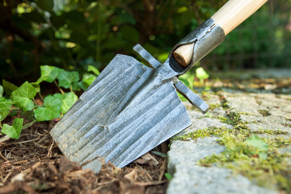KRUMPHOLZ Spaten - geschmiedete Qualität für anspruchsvolle Gartenarbeit - KRUMPHOLZ Spaten geschmiedet kaufen | BAFORGA